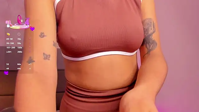 mia h  online show from 04/15/26, 12:23