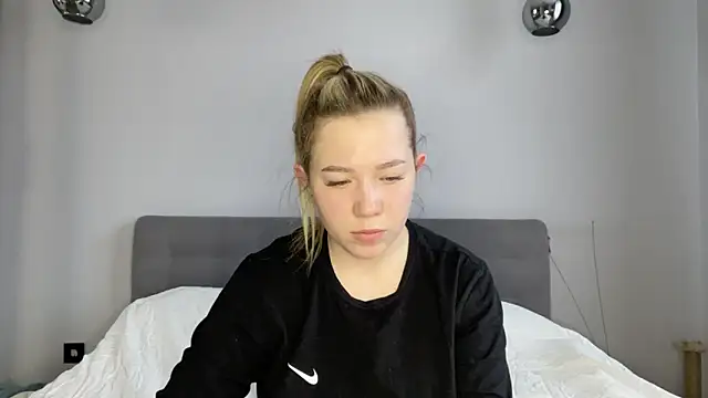 alyrasun online show from 03/25/26, 06:08