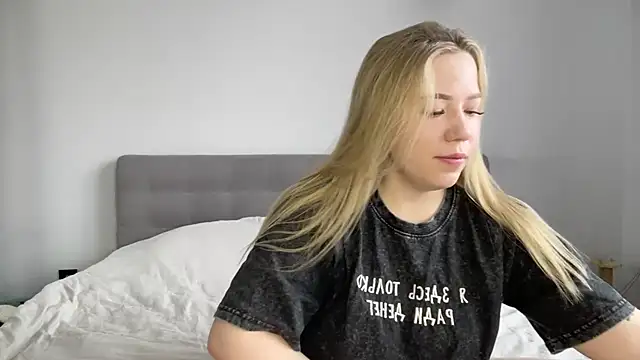 alyrasun online show from 04/19/26, 07:07