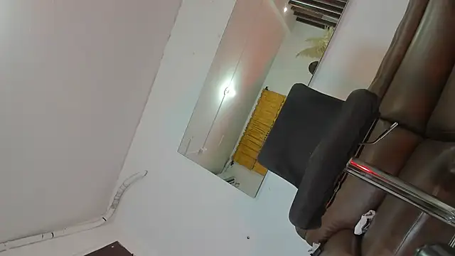 Snapshot of Nayara_sweet chatting on 03/22/26, 05:55 Nayara sweet online show from 03/22/26, 05:55