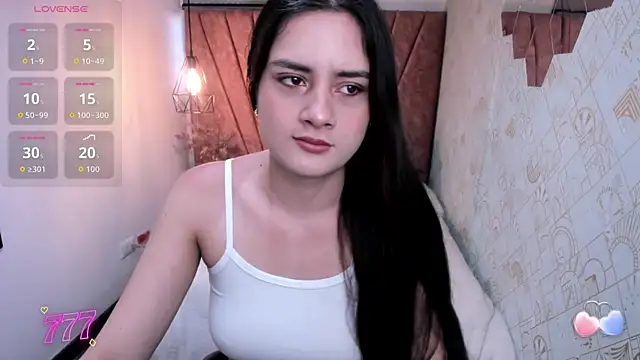 Snapshot of Zoe__Taylor__ chatting on 05/18/26, 11:49 Zoe Taylor online show from 05/18/26, 11:49