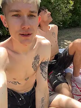 AlphaTwinks online show from 04/04/26, 11:29