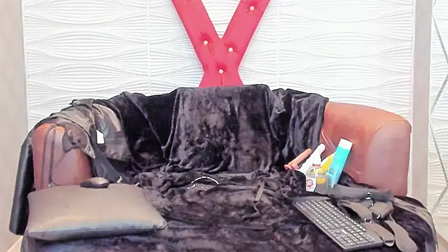 CaroBeltran online show from 04/16/26, 09:39