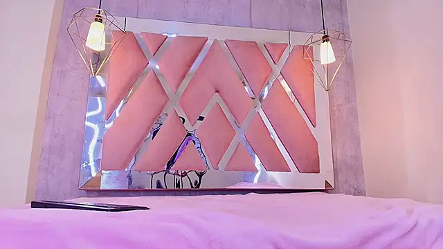 luci lane  online show from 04/11/26, 07:45