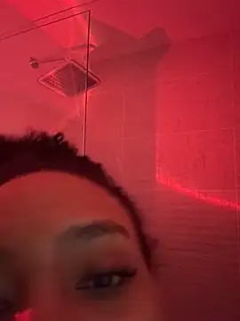 Amber peach online show from 03/18/26, 12:14