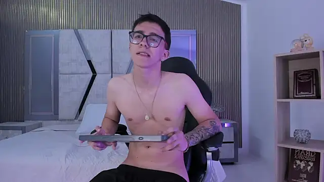 TylerCross  online show from 03/11/26, 11:33