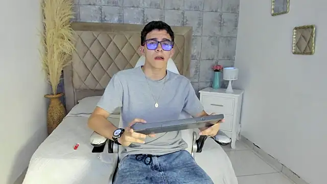 TylerCross  online show from 03/14/26, 08:36