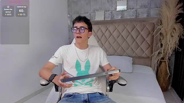 TylerCross  online show from 04/02/26, 08:39