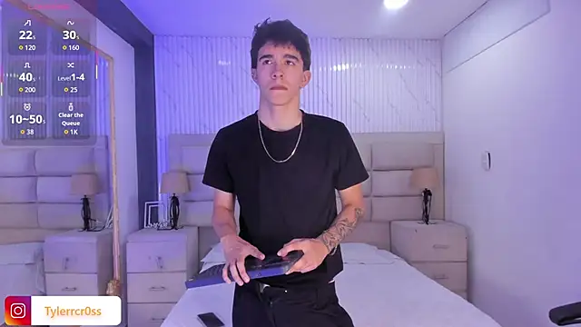 TylerCross  online show from 04/29/26, 08:26