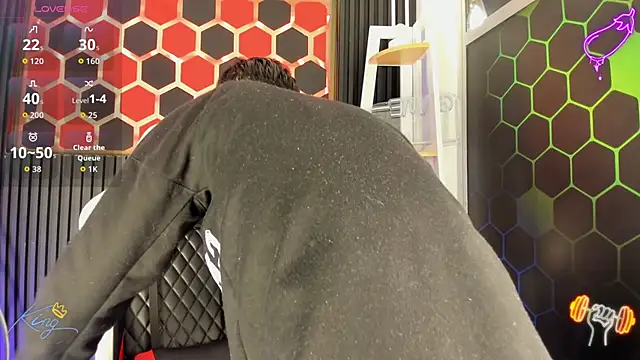 Cristopher Wild online show from 04/16/26, 08:31