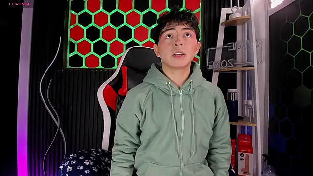 Cristopher Wild online show from 04/17/26, 08:12