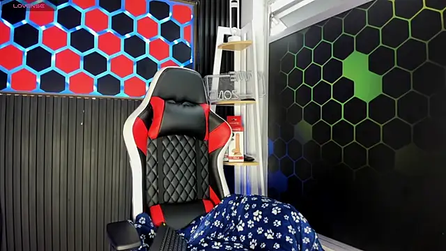 Cristopher Wild online show from 04/18/26, 08:31