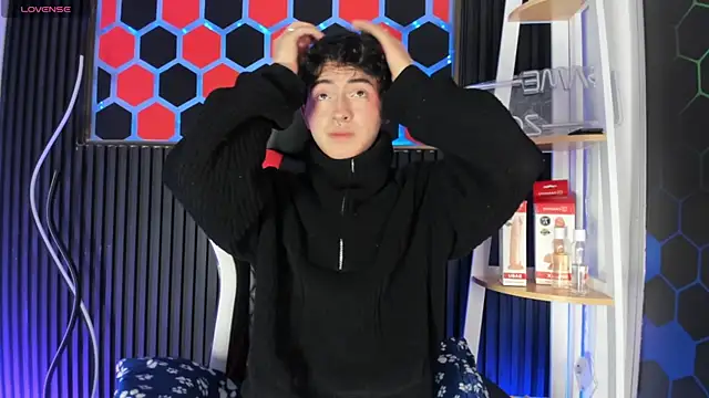 Cristopher Wild online show from 04/23/26, 08:22