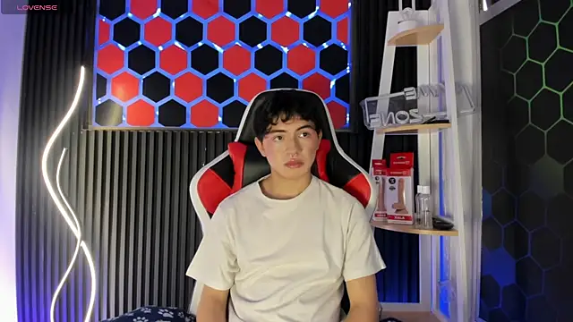 Cristopher Wild online show from 04/27/26, 08:29