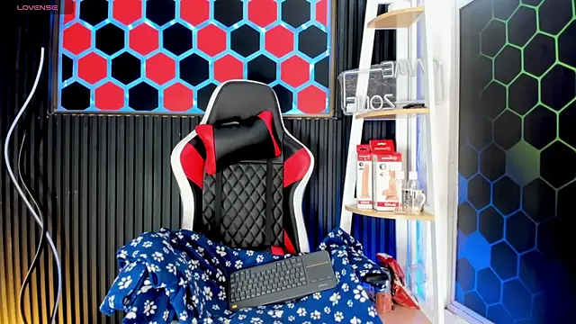 Cristopher Wild online show from 04/30/26, 08:15