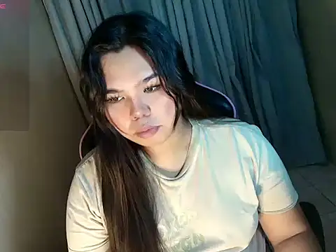 Snapshot of urasian_prettyrica chatting on 06/27/26, 03:44 urasian prettyrica online show from 06/27/26, 03:44