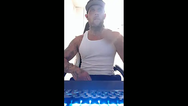 SecretsNextDoor online show from 04/04/26, 09:40