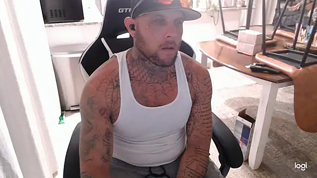 SecretsNextDoor online show from 04/20/26, 09:12