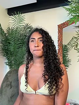 SoyJuliana 19 online show from 03/15/26, 04:07