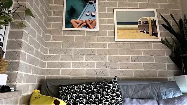 LaraDraggoo online show from 03/21/26, 07:39