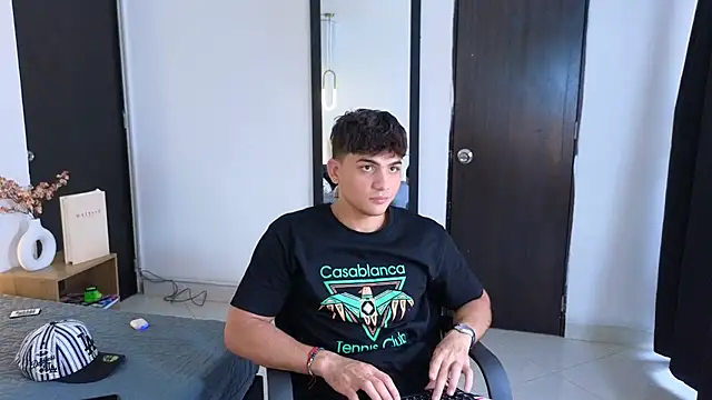 MrAdonis  online show from 03/31/26, 07:25