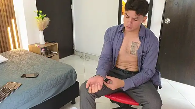 MrAdonis  online show from 04/11/26, 07:29