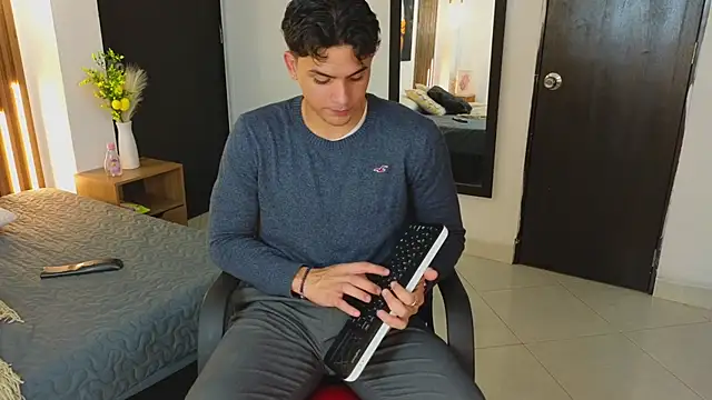 MrAdonis  online show from 04/15/26, 07:43