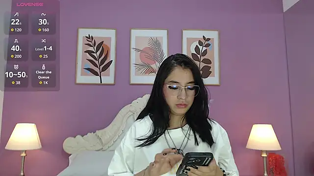 YayaQueen online show from 05/25/26, 12:11