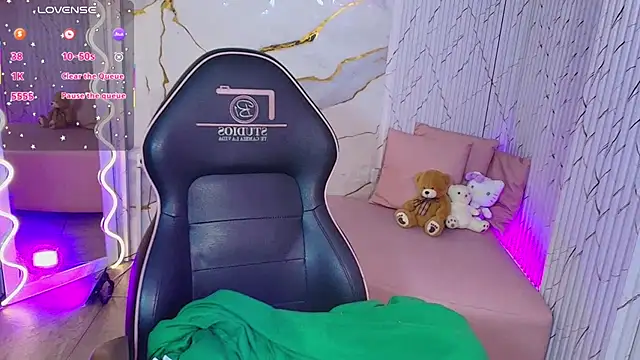 Maile Tay online show from 03/27/26, 03:12