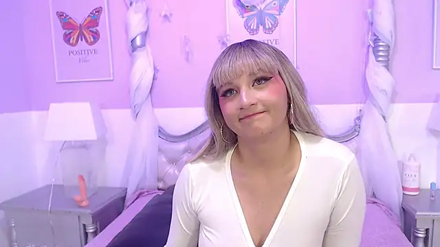 Snapshot of Oriana_Larsson chatting on 03/18/26, 11:57 Oriana Larsson online show from 03/18/26, 11:57