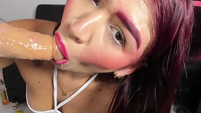 ZairaRogue online show from 04/12/26, 12:43