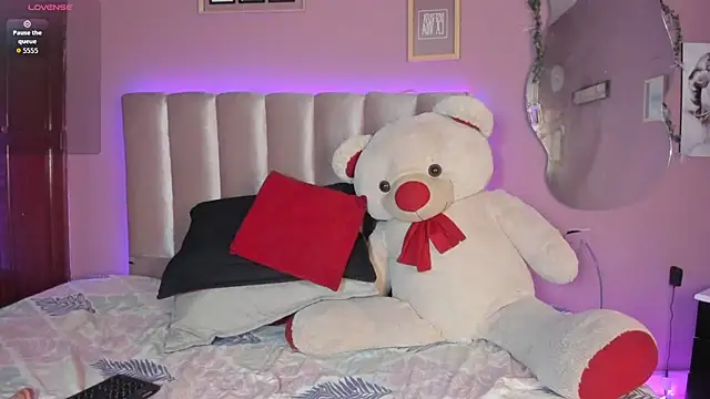 nikkita dragon  online show from 03/26/26, 08:14