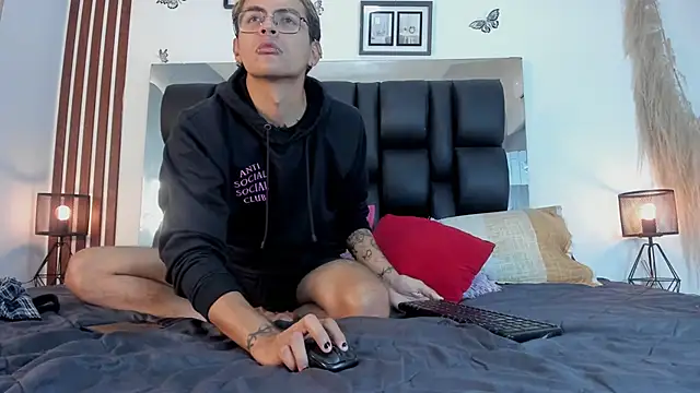 dalhia and hades online show from 03/21/26, 12:43