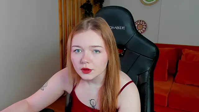 Snapshot of ElinaVale chatting on 05/17/26, 04:03 ElinaVale online show from 05/17/26, 04:03