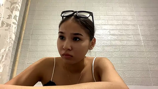 CatherineForbes online show from 04/28/26, 04:23