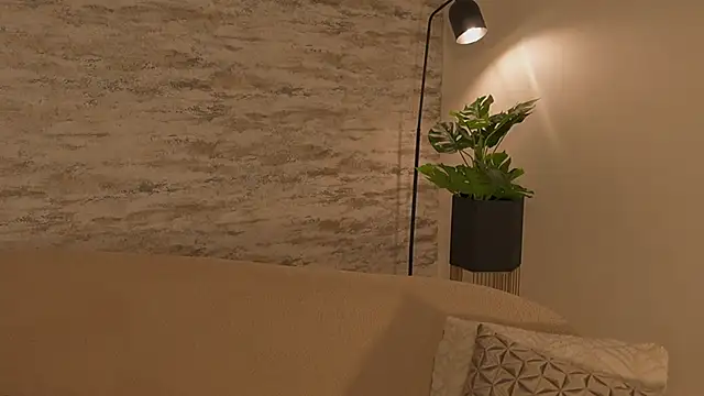 Julie Belle  online show from 04/17/26, 12:24