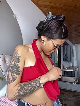 Cloe pink1 online show from 03/25/26, 01:50