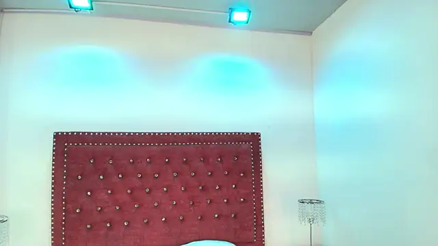 Daphne glas online show from 04/24/26, 11:34