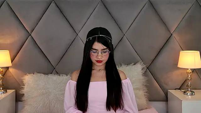 OliviaDiaz online show from 06/07/26, 08:12