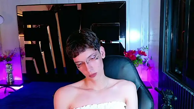 Stefany PiInk online show from 04/17/26, 08:01