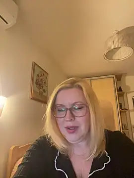 Snapshot of JanieLight53 chatting on 03/23/26, 12:25 JanieLight53 online show from 03/23/26, 12:25