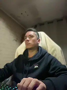 Cr1sXPorn online show from 04/22/26, 12:57