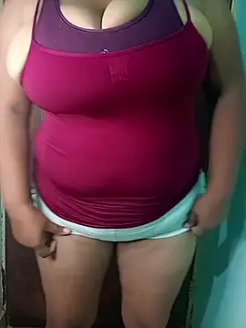 Snapshot of latina_bigtitss chatting on 05/01/26, 05:12 latina bigtitss online show from 05/01/26, 05:12