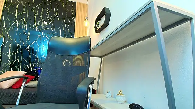 ValeriHot 1 online show from 04/24/26, 03:09