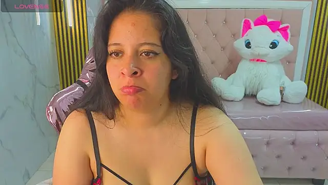 sara tellez s online show from 05/08/26, 03:23