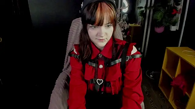 EsterTwilight online show from 05/16/26, 04:06