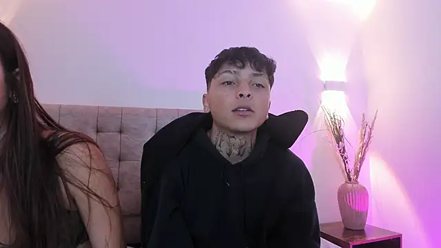 Sky n Zayn online show from 04/15/26, 12:23