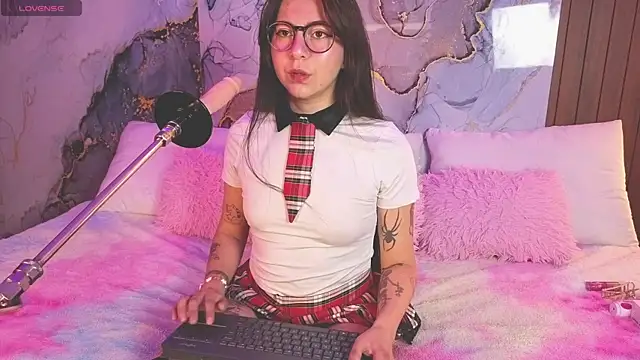 Snapshot of abbycandhy chatting on 05/18/26, 02:23 abbycandhy online show from 05/18/26, 02:23