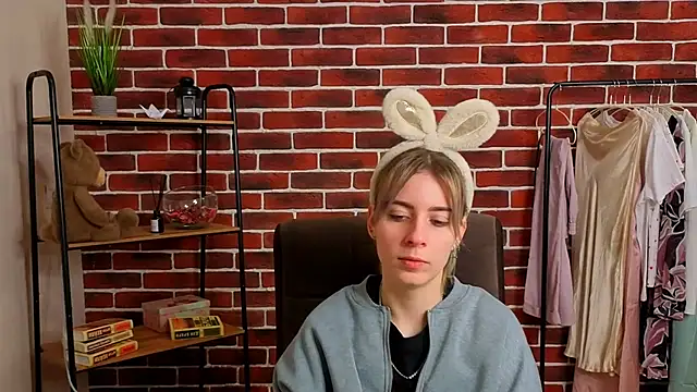 Snapshot of RebeccaaNelson chatting on 03/24/26, 01:05 RebeccaaNelson online show from 03/24/26, 01:05