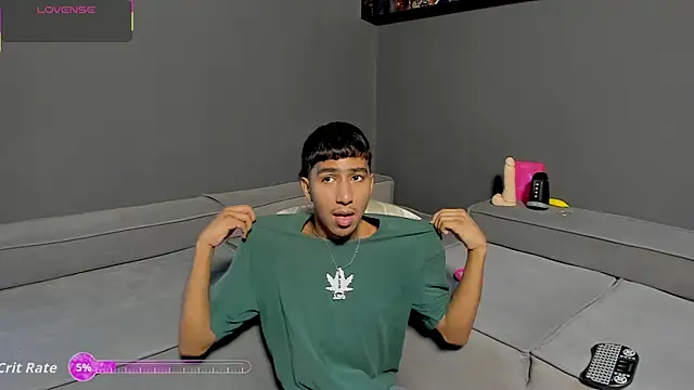 Snapshot of Ender_h0tt chatting on 05/28/26, 01:30 Ender h0tt online show from 05/28/26, 01:30